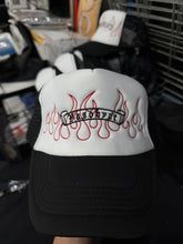 Cargar imagen en el visor de la galería, flamas gorra