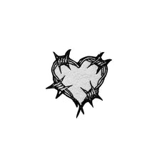 Cargar imagen en el visor de la galería, CORAZON PUAS PARCHE
