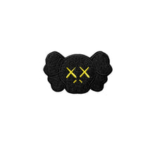 Cargar imagen en el visor de la galería, KAWS BLACK PARCHE